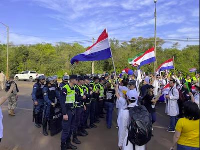 Ärztestreik in Itapúa vorerst beendet: Protest und Rally trafen in Encarnación aufeinander