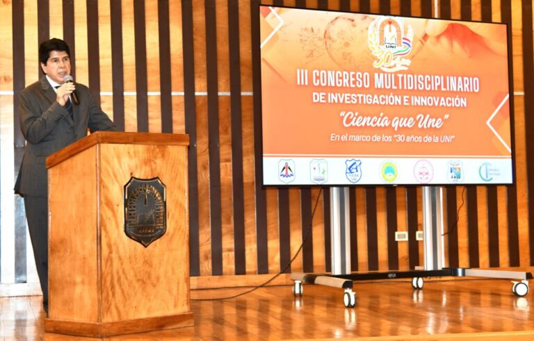 Eröffnung des dritten multidisziplinären Kongresses für Forschung und Innovation an der Universidad Nacional de Itapúa in Encarnación.