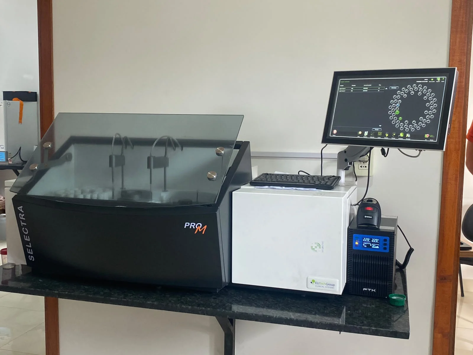 Neues Laborgerät in der Unidad de Salud de la Familia Cambyretá Centro in Itapúa.