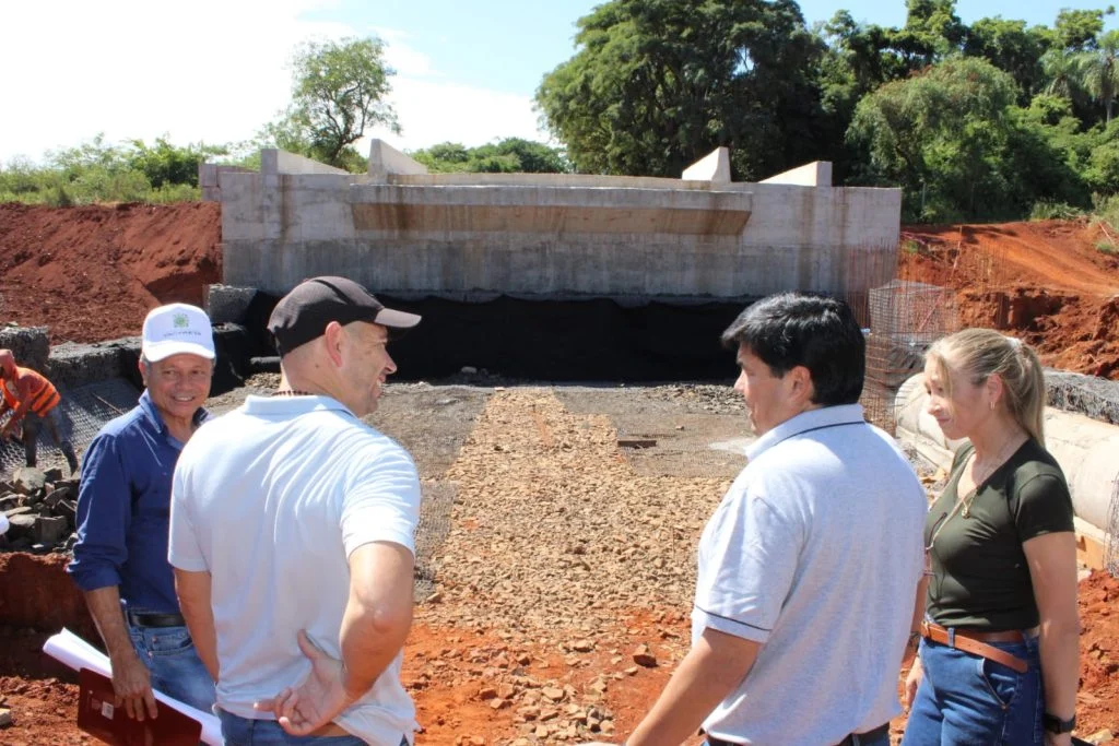 Eisenbahntunnel unter dem Viadukt an der Calle Adolfo Ariste in Cambyretá, Itapúa.