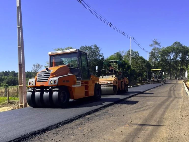 Die Ruta de los Inmigrantes verbindet die Ruta PY06 bei Hohenau mit Puerto Paredón. Der erste, 11,7 Kilometer lange Abschnitt hat inzwischen einen Baufortschritt von 68,79 Prozent erreicht. Foto: MOPC Paraguay.